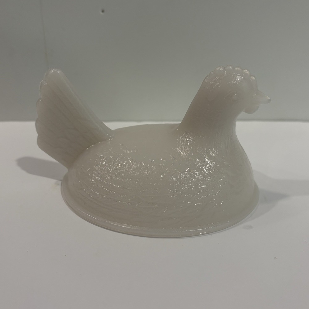 Vintage Milk Glass Hen On Nest Milk‎ Top Half Only